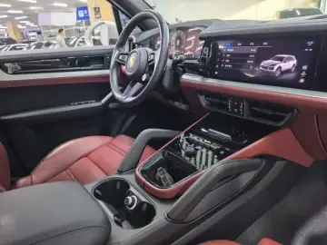 2024 Porsche Cayenne с пробегом 22 000 км