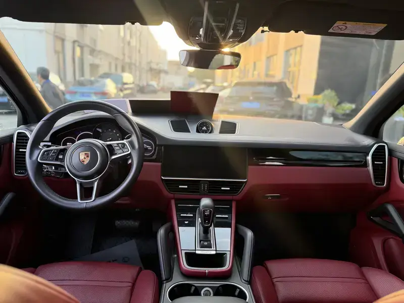2019 Porsche Cayenne с пробегом 83 000 км
