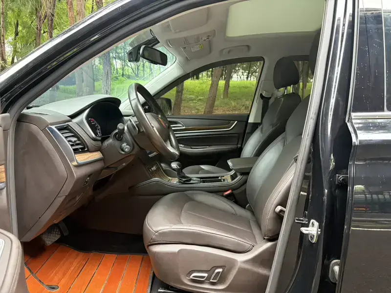 2019 Roewe RX8 с пробегом 22 600 км