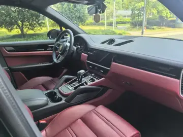 2022 Porsche Cayenne с пробегом 39 000 км