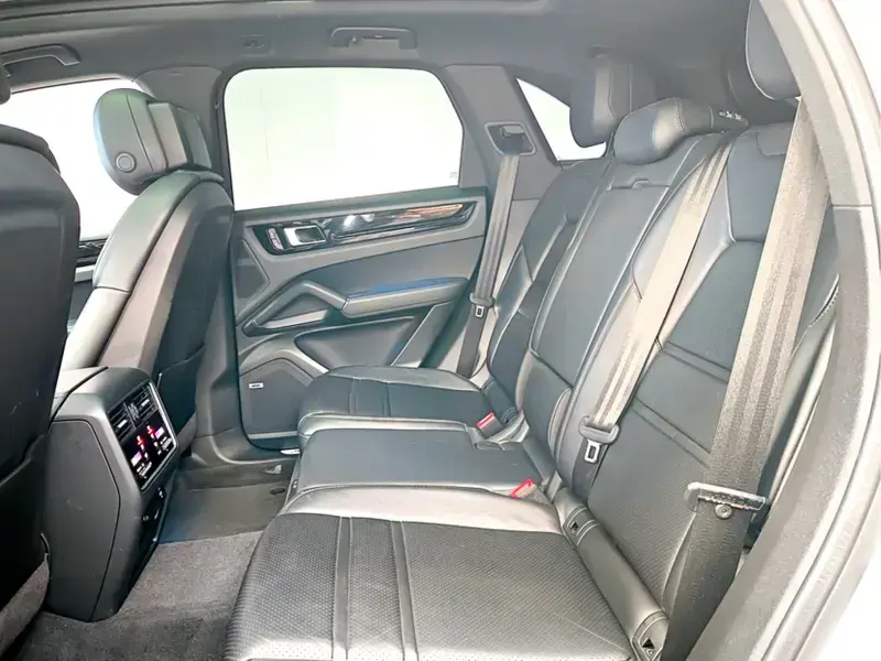 2019 Porsche Cayenne с пробегом 49 600 км