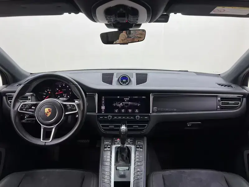 2021 Porsche Macan с пробегом 87 000 км