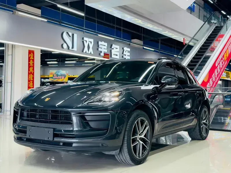 2023 Porsche Macan с пробегом 74 000 км
