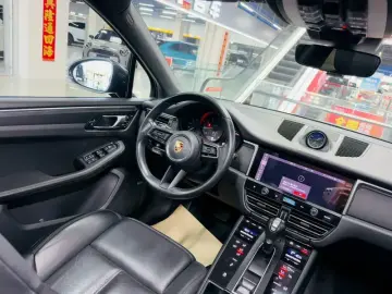 2023 Porsche Macan с пробегом 74 000 км