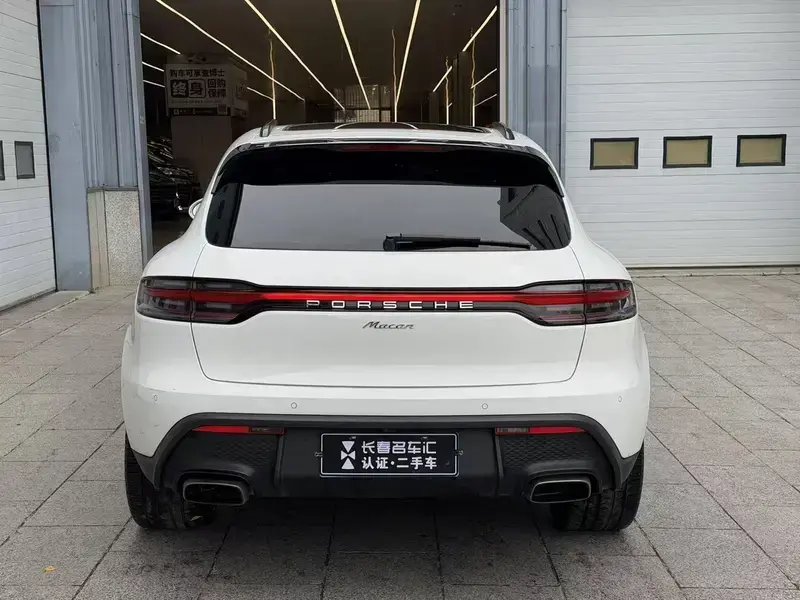 2023 Porsche Macan с пробегом 44 000 км