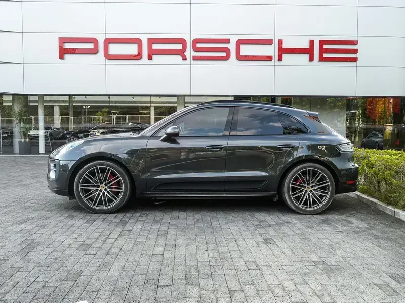 2020 Porsche Macan с пробегом 28 000 км