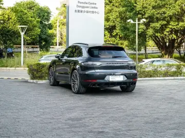 2020 Porsche Macan с пробегом 28 000 км