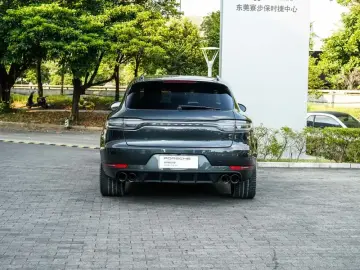 2020 Porsche Macan с пробегом 28 000 км