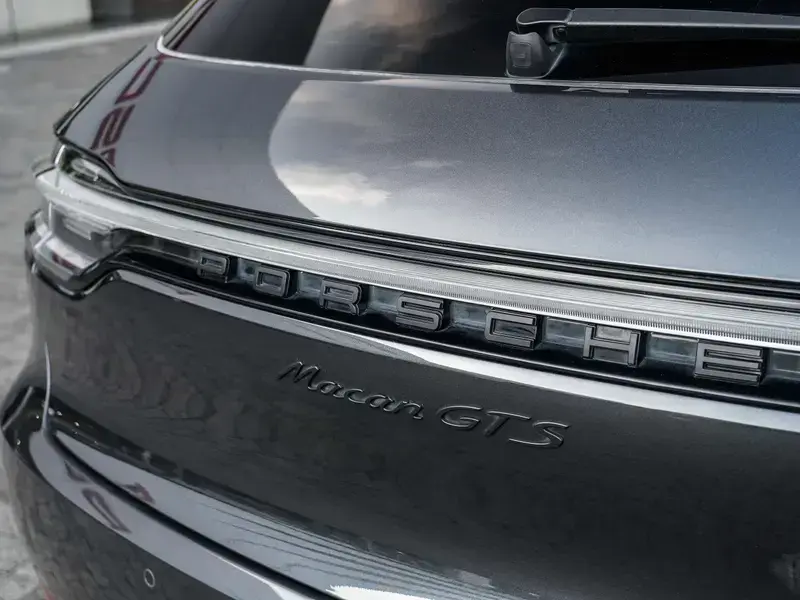2020 Porsche Macan с пробегом 28 000 км