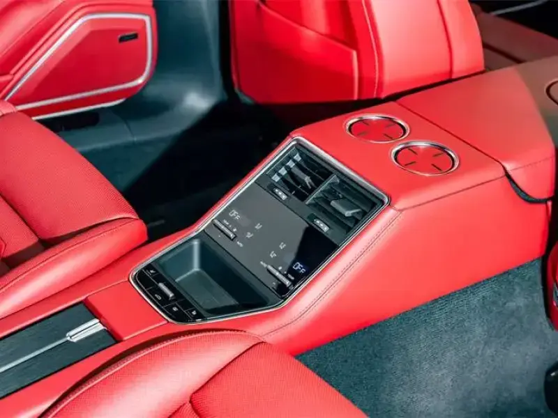 2023 Porsche Panamera с пробегом 17 800 км