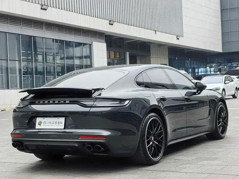 2023 Porsche Panamera с пробегом 46 000 км