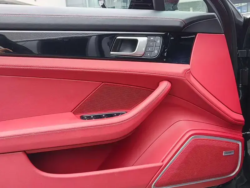 2023 Porsche Panamera с пробегом 46 000 км