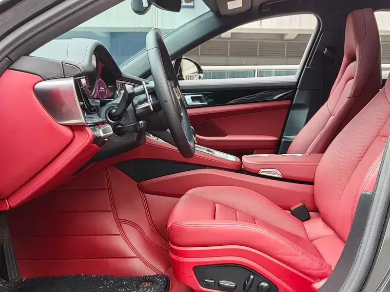 2023 Porsche Panamera с пробегом 46 000 км