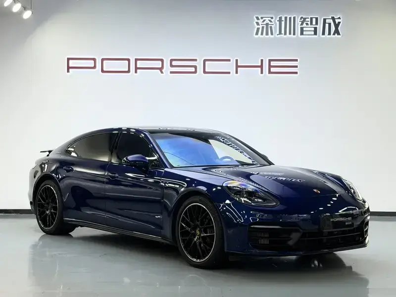 2022 Porsche Panamera с пробегом 28 000 км