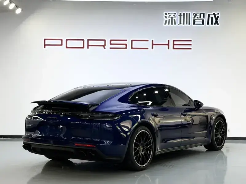 2022 Porsche Panamera с пробегом 28 000 км