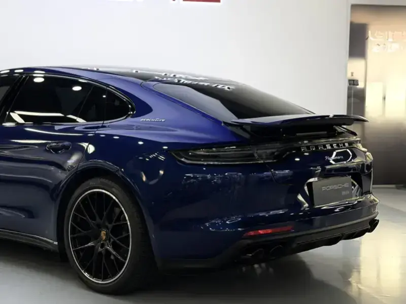 2022 Porsche Panamera с пробегом 28 000 км