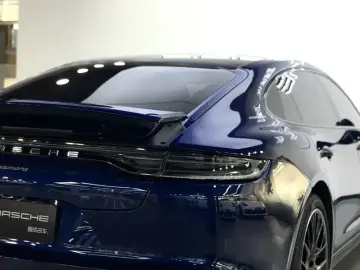 2022 Porsche Panamera с пробегом 28 000 км