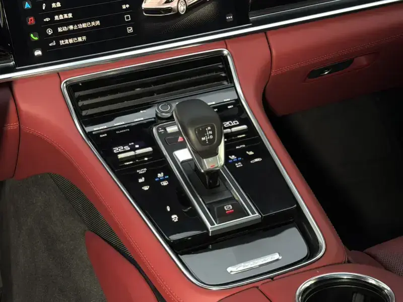 2022 Porsche Panamera с пробегом 28 000 км