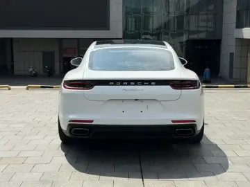 2019 Porsche Panamera с пробегом 103 000 км