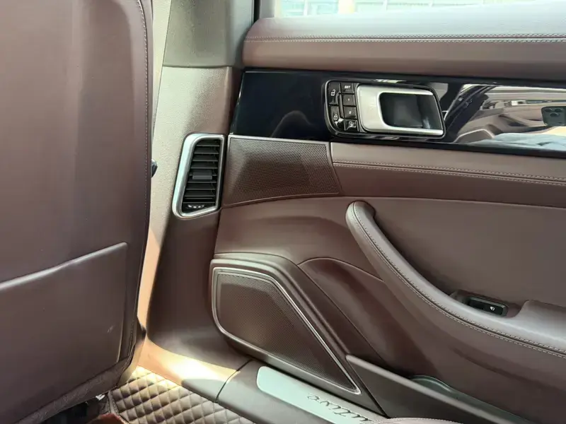 2019 Porsche Panamera с пробегом 103 000 км