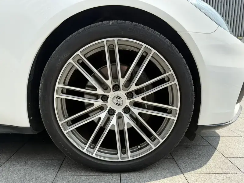 2019 Porsche Panamera с пробегом 103 000 км