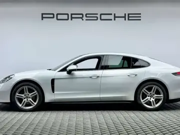 2023 Porsche Panamera с пробегом 67 000 км