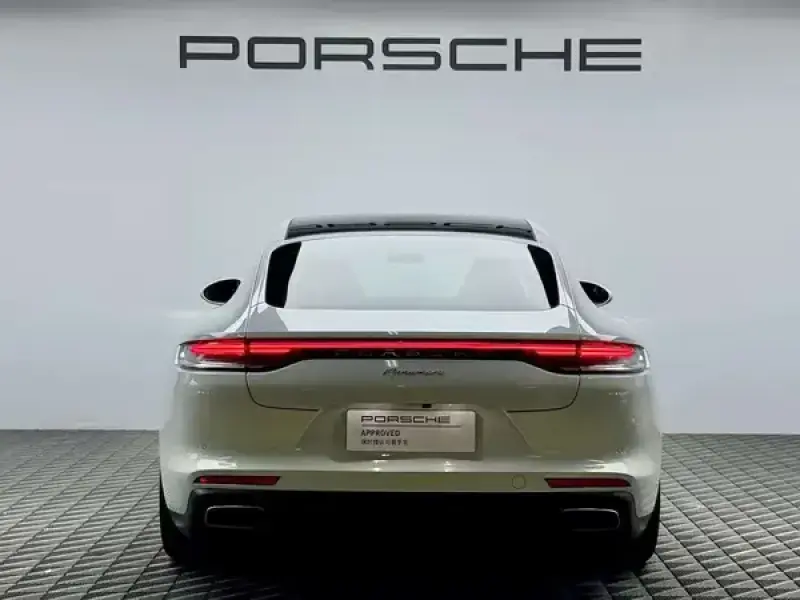 2023 Porsche Panamera с пробегом 67 000 км