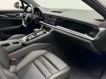 2023 Porsche Panamera с пробегом 67 000 км