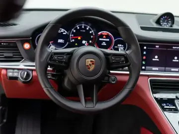 2022 Porsche Panamera с пробегом 83 000 км