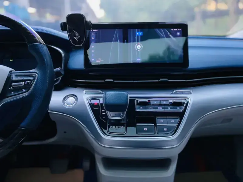 2022 Roewe iMAX8 с пробегом 50 000 км