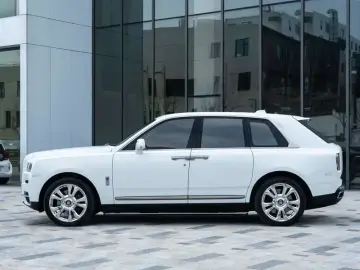 2024 Rolls-Royce Cullinan с пробегом 30 000 км