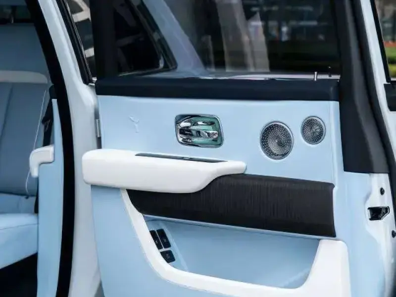 2024 Rolls-Royce Cullinan с пробегом 30 000 км