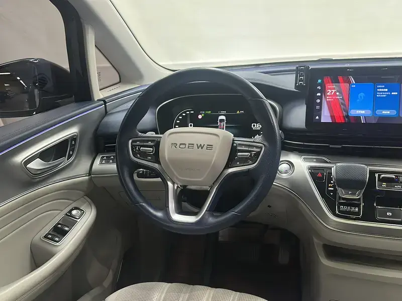 2021 Roewe iMAX8 с пробегом 111 500 км
