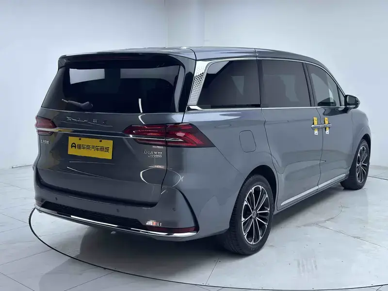 2023 Roewe iMAX8 с пробегом 87 600 км