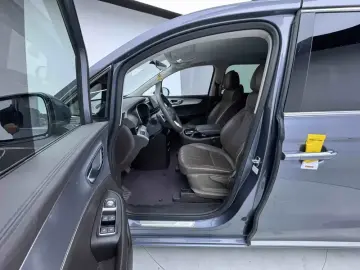 2023 Roewe iMAX8 с пробегом 87 600 км