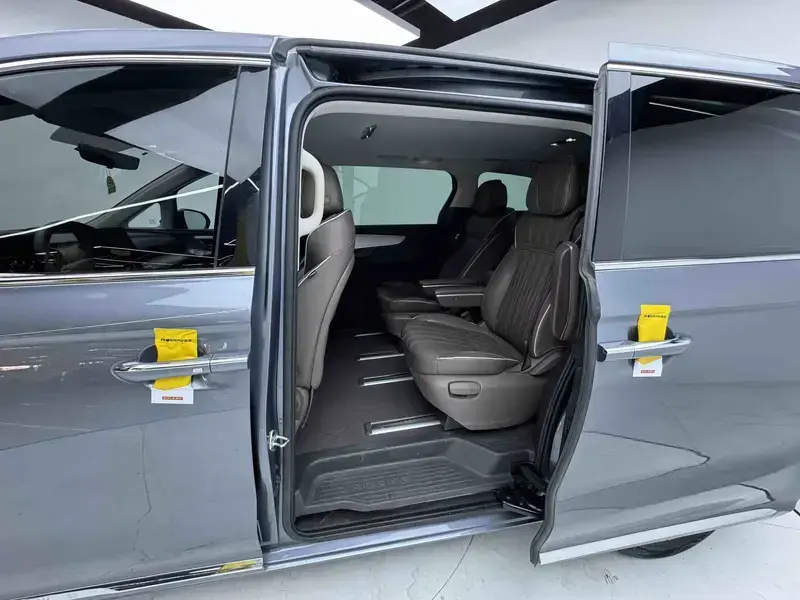 2023 Roewe iMAX8 с пробегом 87 600 км