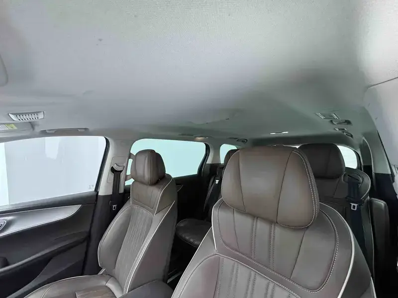 2023 Roewe iMAX8 с пробегом 87 600 км