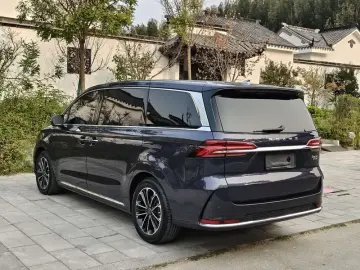2021 Roewe iMAX8 с пробегом 74 000 км