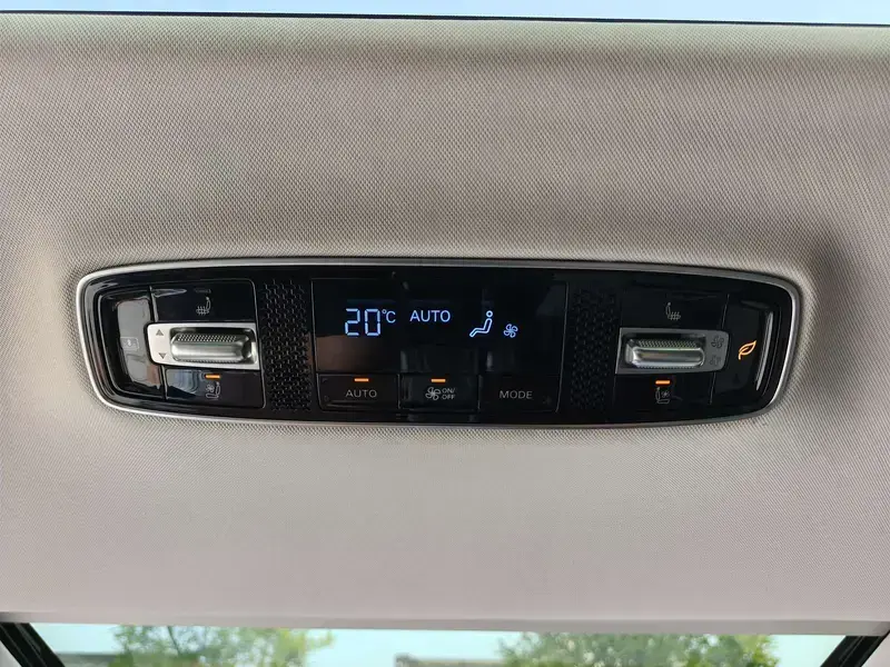 2021 Roewe iMAX8 с пробегом 74 000 км