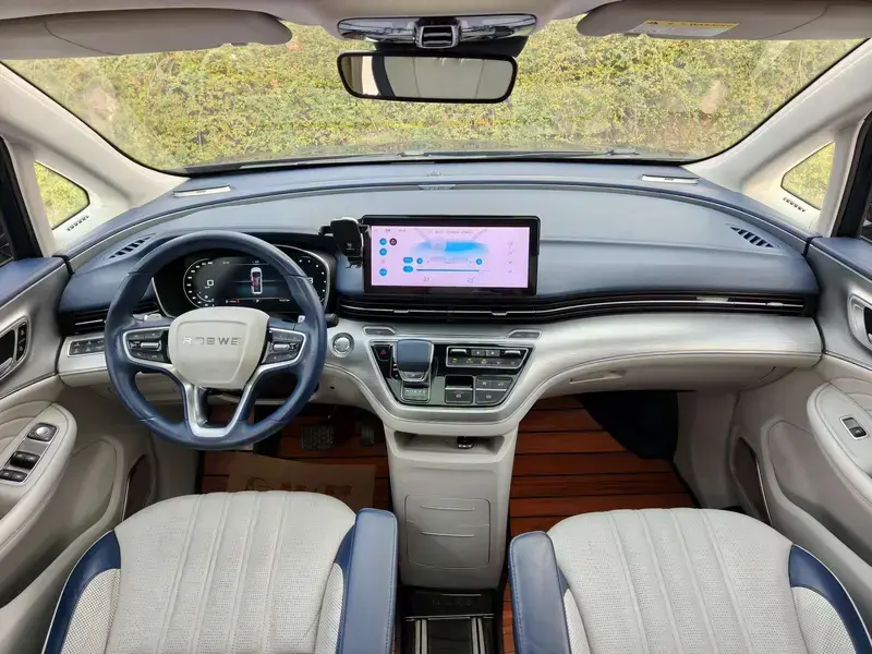 2021 Roewe iMAX8 с пробегом 74 000 км