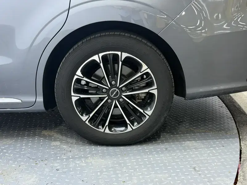 2022 Roewe iMAX8 с пробегом 76 800 км