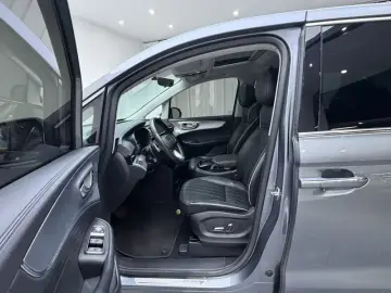 2022 Roewe iMAX8 с пробегом 76 800 км