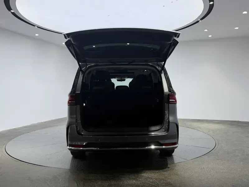 2022 Roewe iMAX8 с пробегом 76 800 км