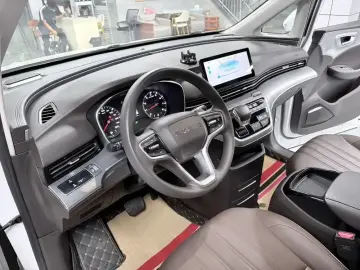 2023 Roewe iMAX8 с пробегом 81 000 км