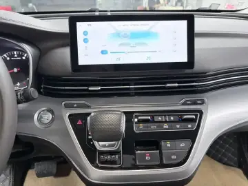 2023 Roewe iMAX8 с пробегом 81 000 км