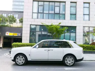 2024 Rolls-Royce Cullinan с пробегом 3 600 км