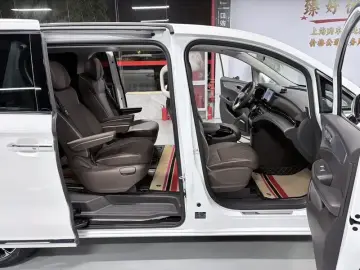 2023 Roewe iMAX8 с пробегом 81 000 км