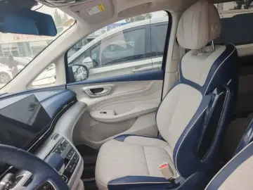 2021 Roewe iMAX8 с пробегом 88 000 км
