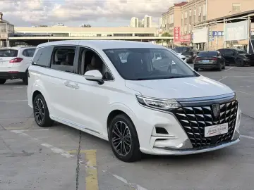 2023 Roewe iMAX8 с пробегом 95 000 км