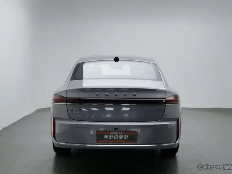 2025 Roewe M7 с пробегом 5 100 км
